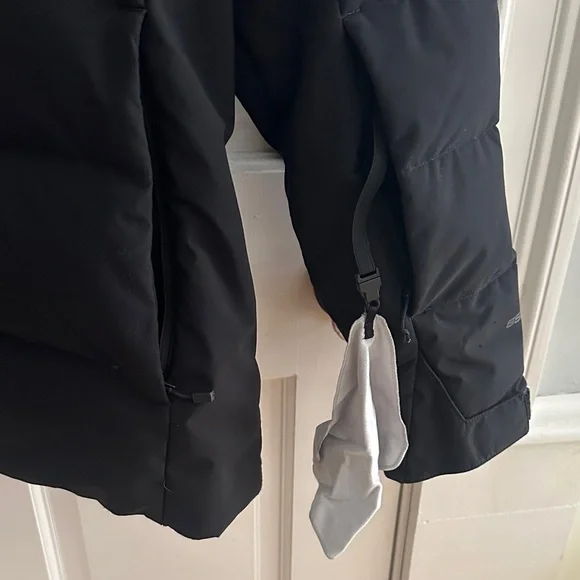 The North Face Women’s Corefire Black Puffer Jacket - Picture 3 of 4